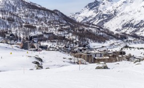 Ski Chalets in Cervinia - Image Credit:Shutterstock